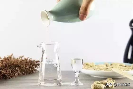 酒中酒是什么香型,酱香型白酒一般存放几年口感最佳