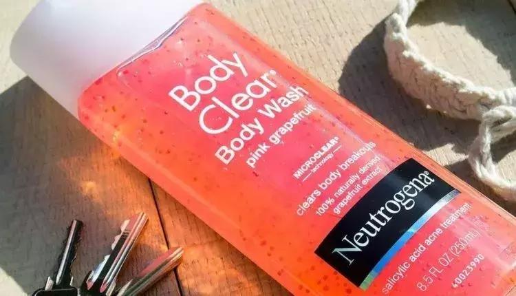 用了不会长痘的沐浴露,青春期背后长痘用什么沐浴露