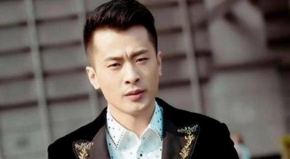 鸿星尔克捐款2000万直播间卖货,鸿星尔克再捐一亿直播间