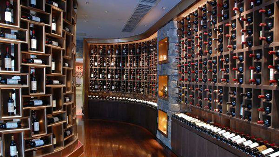 怎样从外观分辨真假进口红酒,国内罐装红酒与原装进口的区别