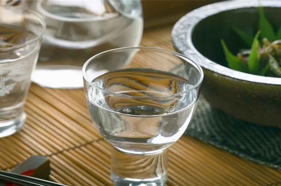 没钱喝什么威士忌,没钱喝什么酒