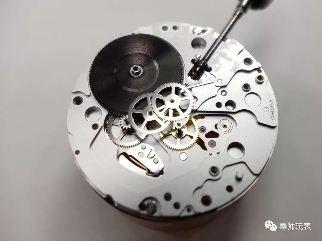 欧米茄海马300机芯是8800还是8806,欧米茄8800与8806机芯揭秘