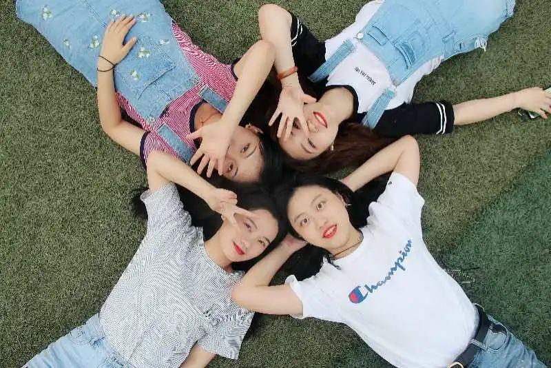 南京“最铁”四姐妹:上同一所大学,住同一个宿舍,奖学金拿到手软,全部考上研究生