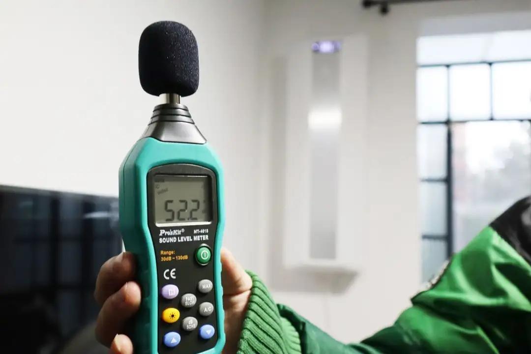 邻居安装光伏噪音大影响到我家,住宅邻居机器噪音太大应该怎么办