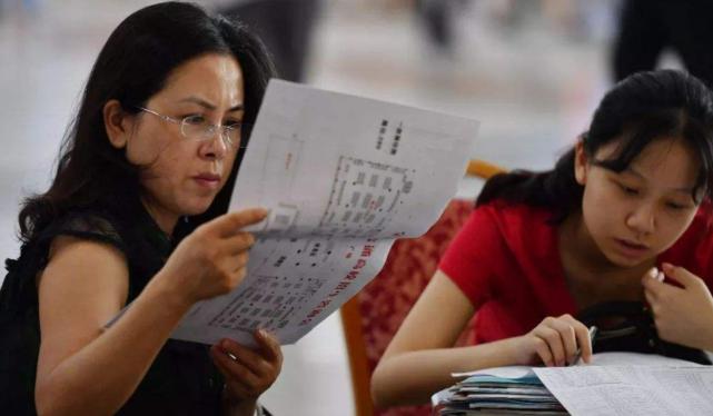 医学类最吃香的三个专业,哪些医学类专业本科毕业生薪资高