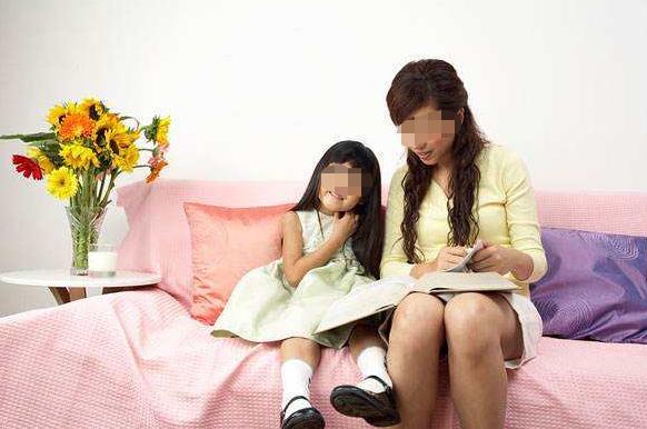 14岁女孩房间发出“嗯嗯”声,妈妈分三步引导,丈夫竖起大拇指