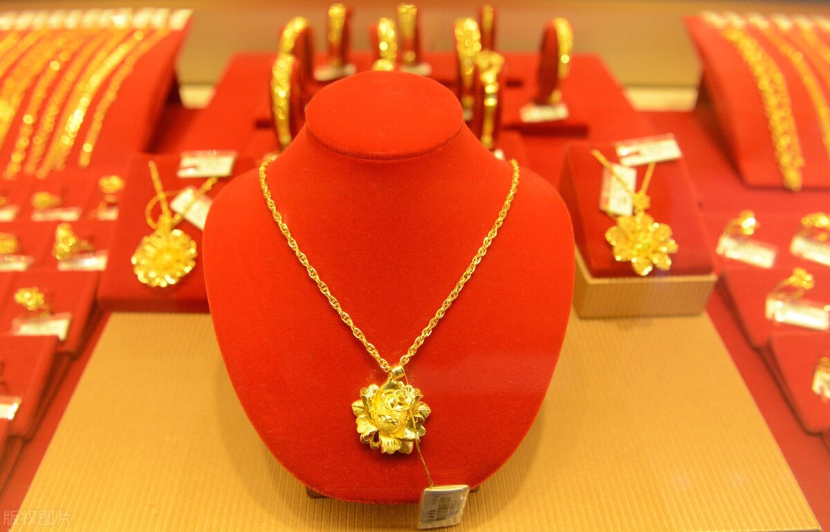 购买黄金首饰，如何买到底价，十年老店长告诉如何选择