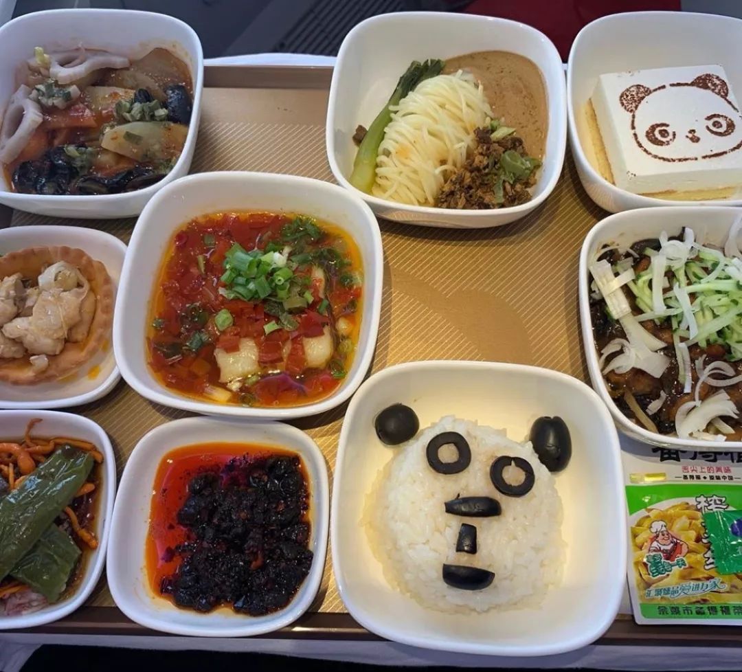 川航飞机餐真的那么好吗,川航飞机餐最火的视频