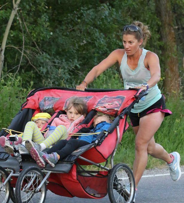 跑狐周记｜男子从*疆新**漂流到北冰洋英国壮汉拉1.8吨汽车跑马