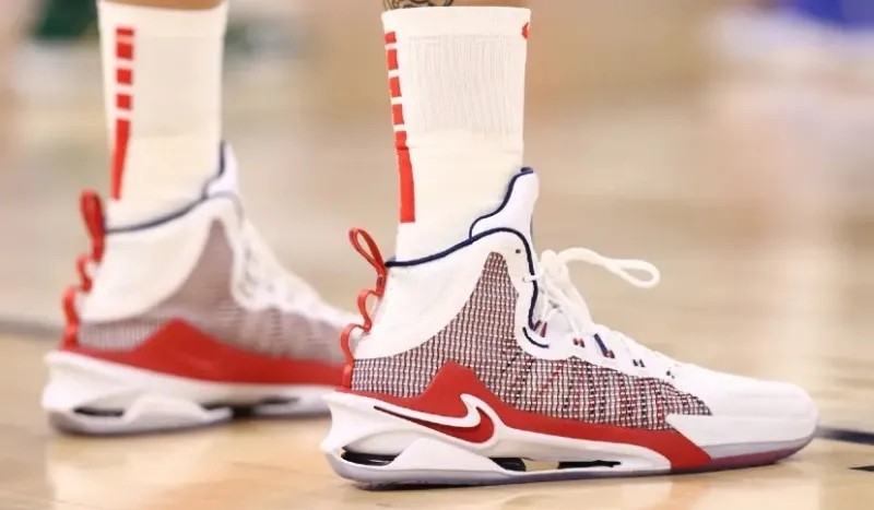 LBJ19、KT7全面升级！今年实战王者究竟会是谁？