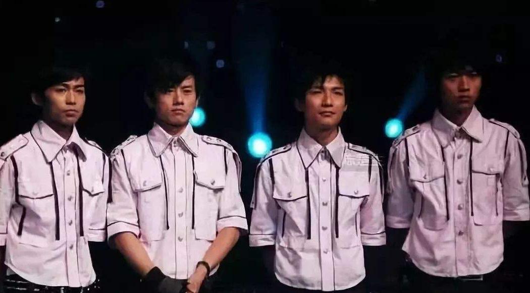 李宇春苏醒何洁合唱歌曲,超女何洁和李宇春现在关系咋样