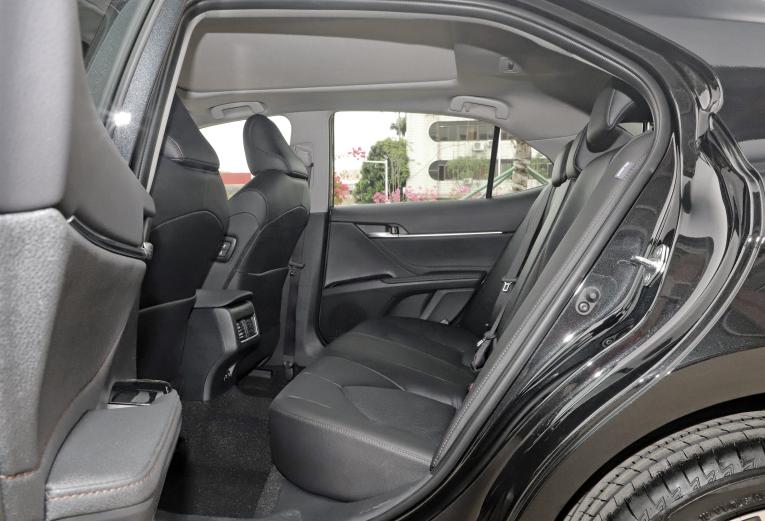 全新丰田凯美瑞2.5g豪华版,商务两不误的轿车