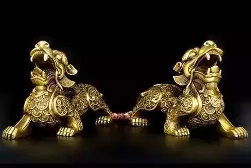 李嘉诚貔貅阵,李嘉诚办公室摆88只貔貅