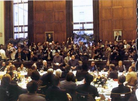 *小平邓**如何赢得美国：值得回味的历史细节