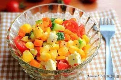 新鲜玉米甜糯生吃,没见过的玉米吃法吃一次就上瘾