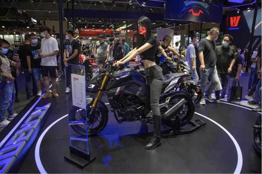 tr300豪爵好还是cb400f好,豪爵tr300都市版旅行版怎么选择