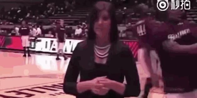 盘点主持人翻车尴尬场面,中央电视台主持人翻车集锦