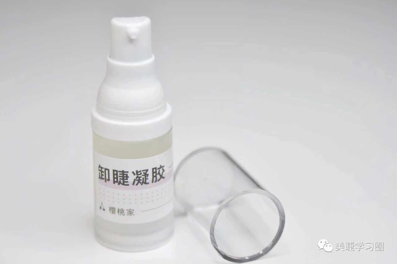 顾客眼睫毛沾上胶水怎么办,顾客头皮染起泡了买什么药