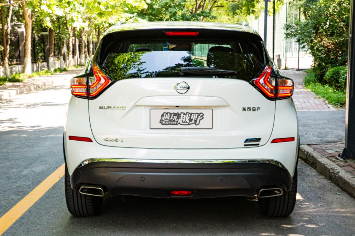 李扬试驾日产楼兰25t,日产楼兰2019款2.5l试驾