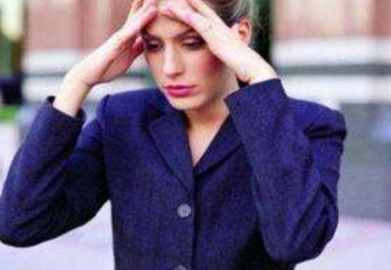 焦虑容易引起哪些症状,感觉自己特别容易焦虑怎么办