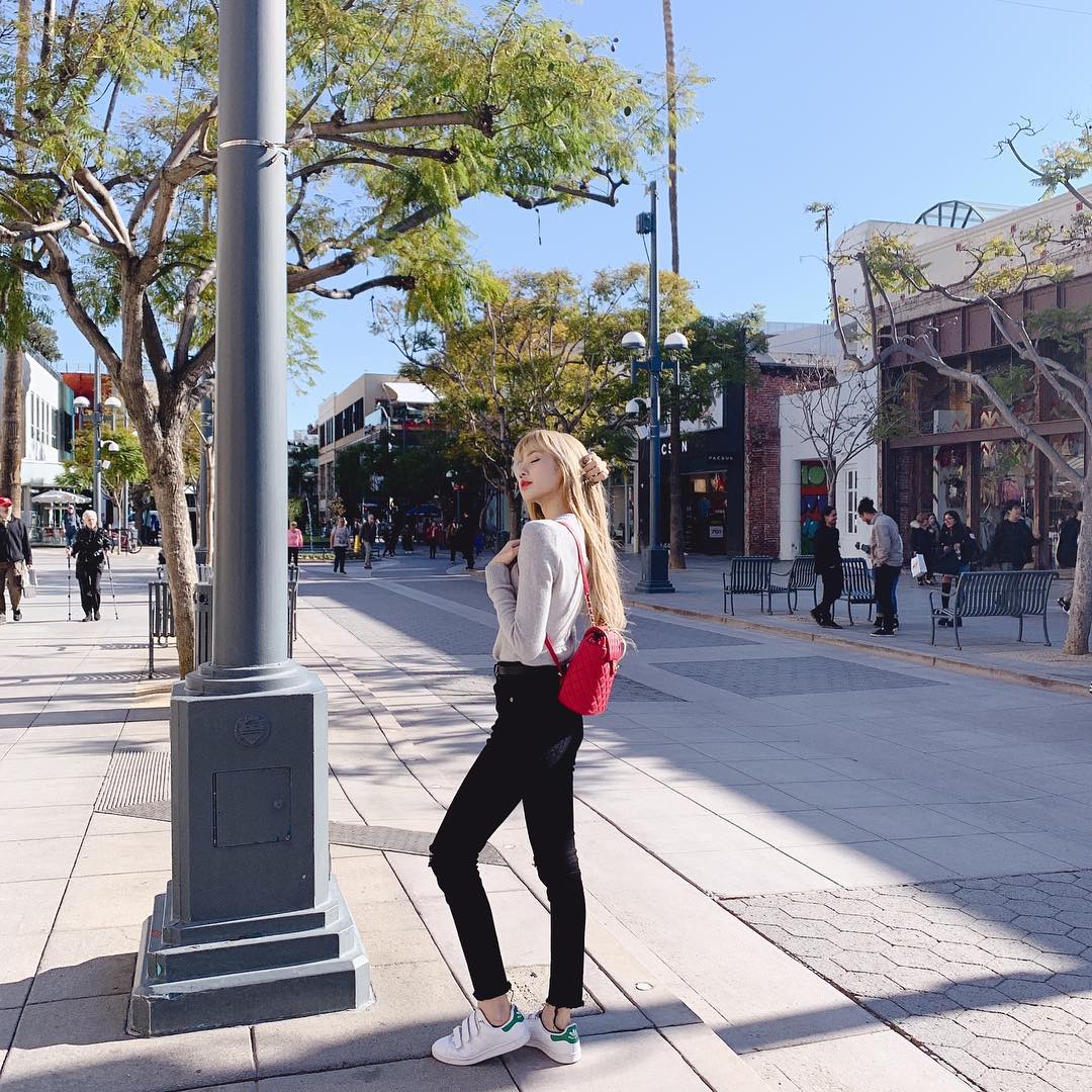 蔡徐坤虞书欣造型,蔡徐坤lisa虞书欣