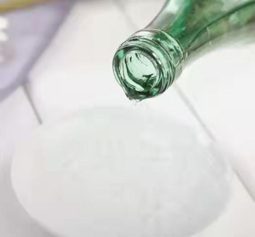 鱼缸的水垢可用砂纸打磨吗,鱼缸内壁沾满水垢是不是水质问题