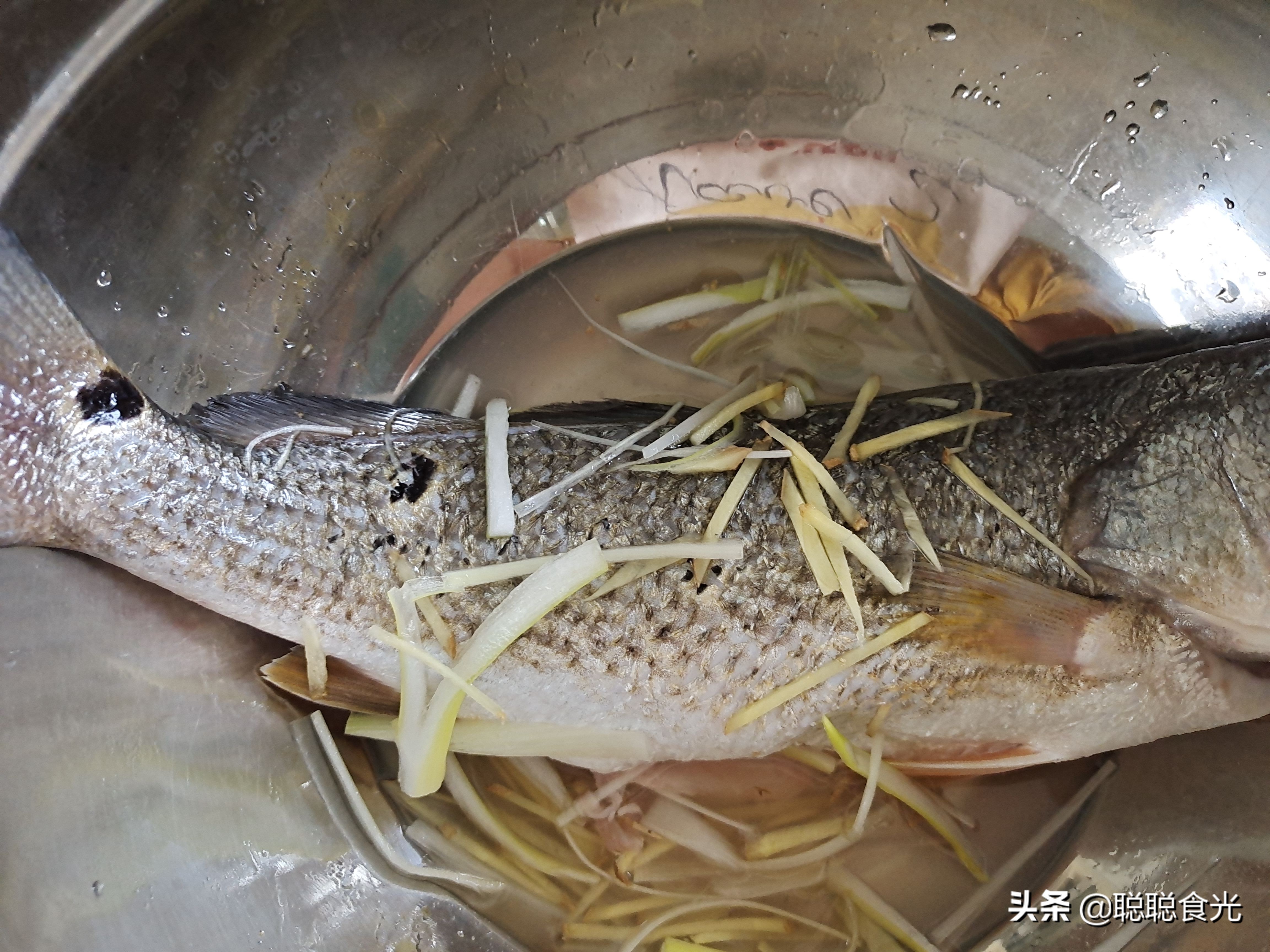 没有料酒和蒸鱼豉油怎样做清蒸鱼,清蒸鱼什么时候放蒸鱼豉油
