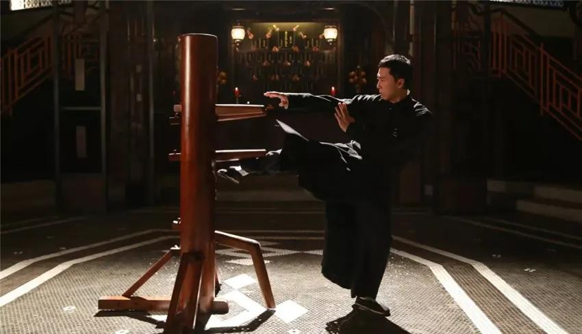 萨特瓦格斗术大师展示格斗技巧无人能及