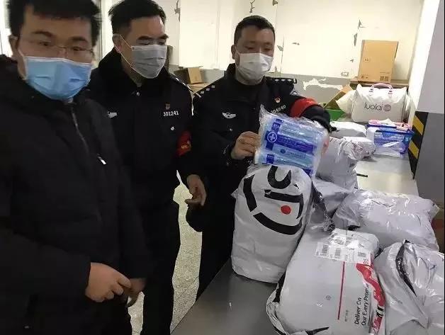 全国查获的假口罩有哪些,警察查获假口罩