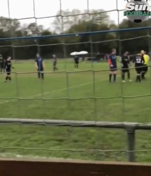 足球史上最奇葩的判罚,足坛10大奇葩裁判开枪射杀球员