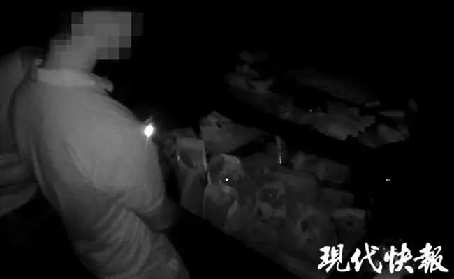 男子花4万元租下一栋别墅，就为了到邻居家干这事