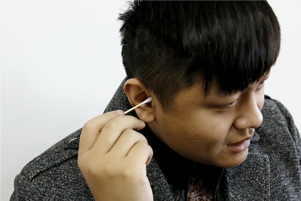 耳朵一直听到嗡嗡嗡的响怎么解决,耳朵总是听到嗡嗡响是怎么回事