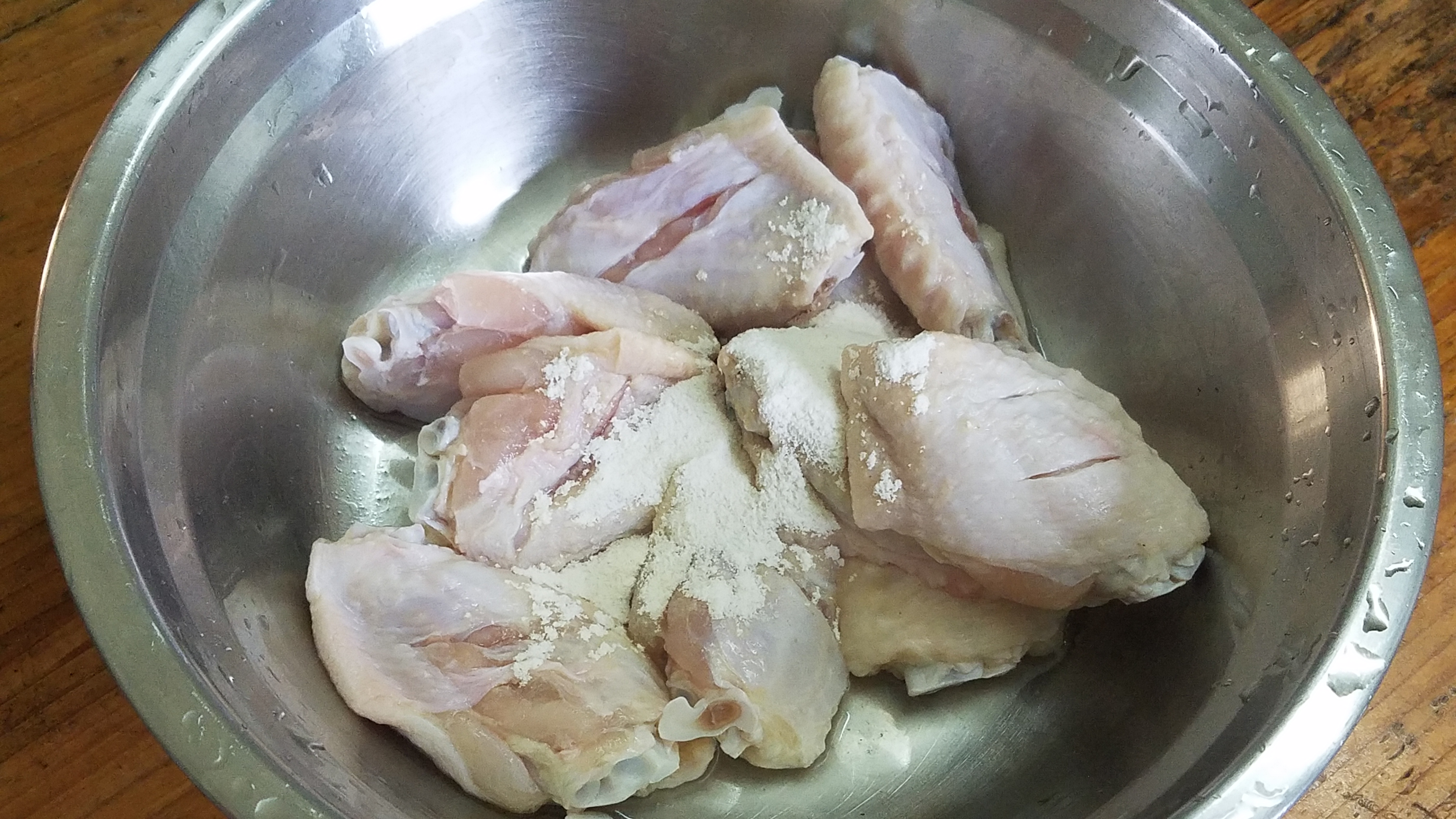 广东正宗盐焗鸡翅成品做法,家常盐焗鸡翅的简单做法