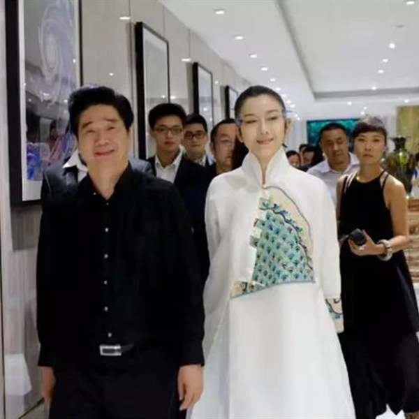 中国棉被大王：一心想做好产品，杨丽萍代言，如今企业年收入11亿