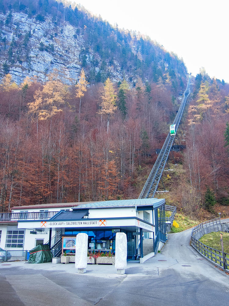 奥地利高山湖泊小镇哈尔施塔特,世界最美的湖区小镇