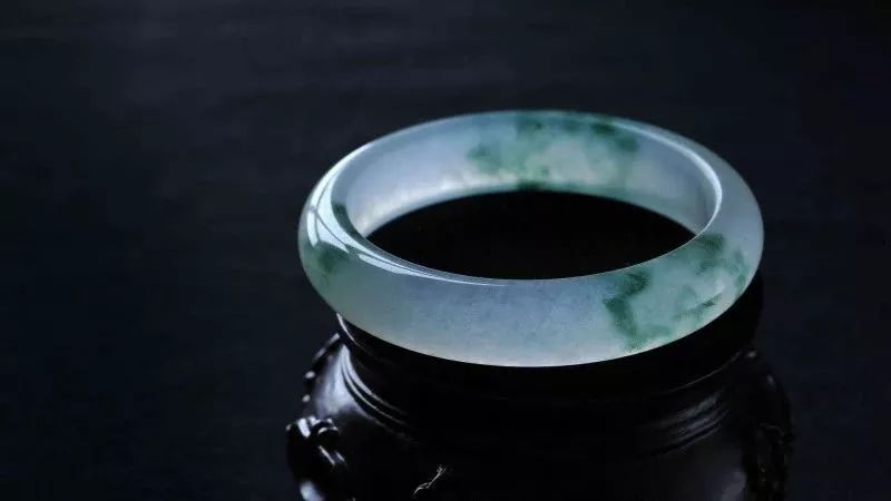 这样佩戴文玩手串真的土出天际,文玩手串能瞎戴吗