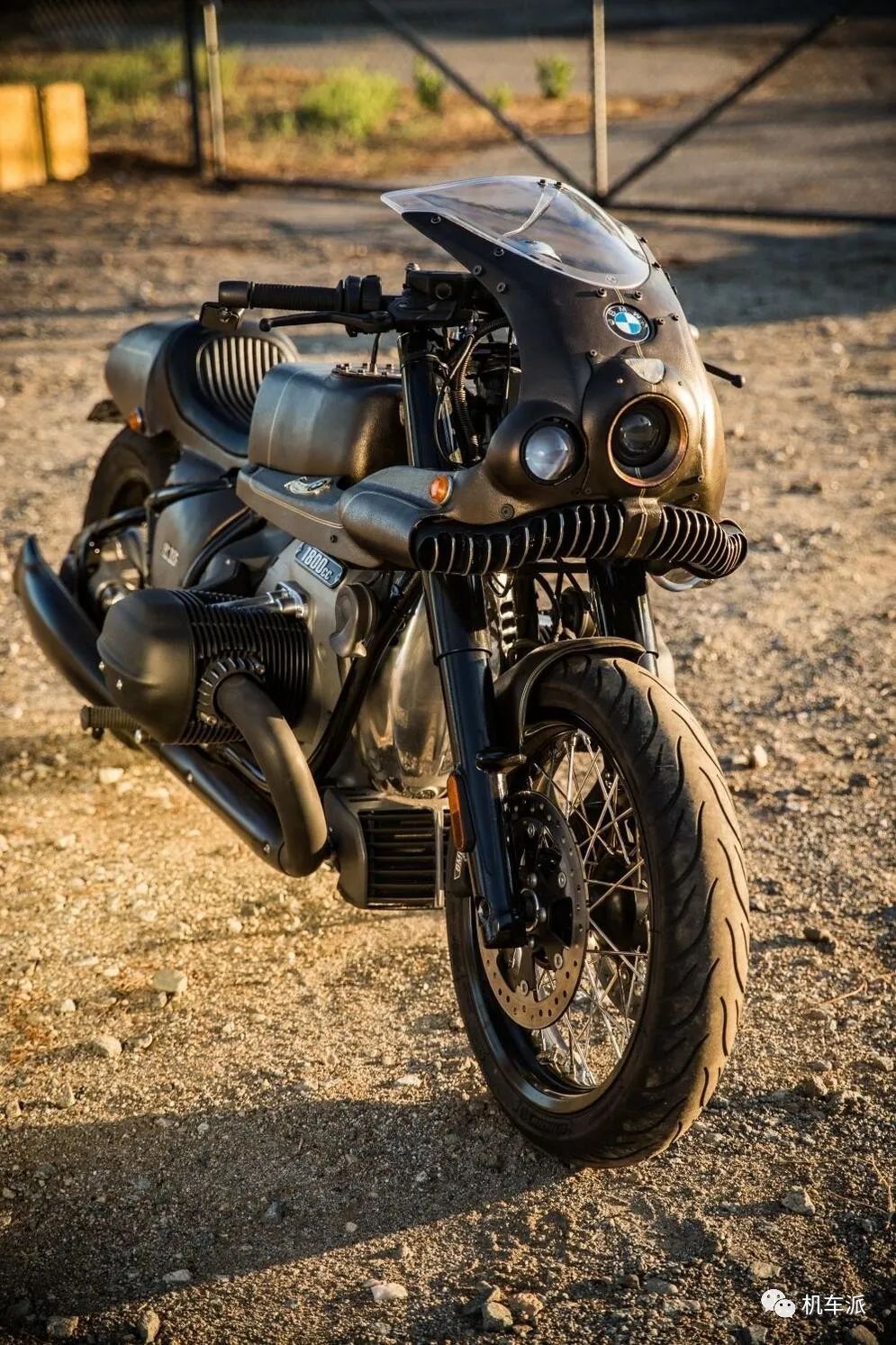 定制|“TheWal”手工大神打造的末日风宝马R18