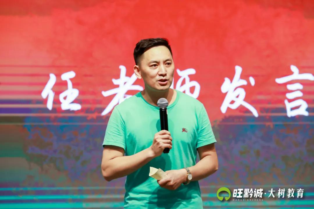 奖学金颁奖典礼完满结束主持稿,考试表彰大会进步奖怎么才能拿到