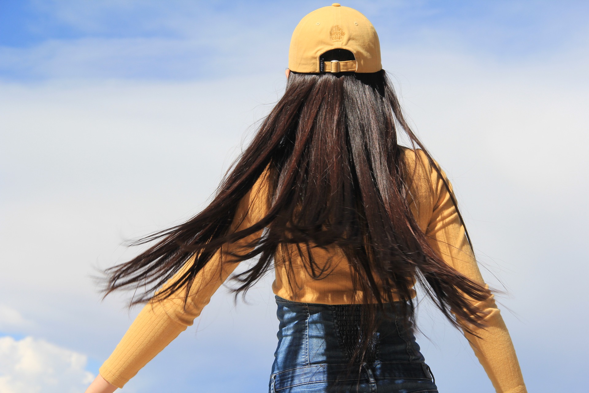 经血发黑、有血块，这正常吗？