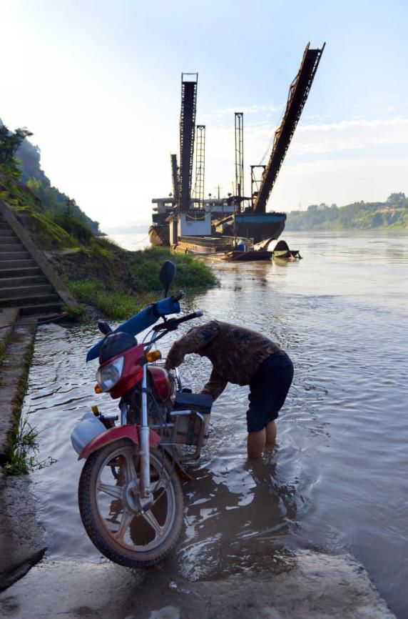 火热招募｜李英杰“共饮长江水”摄影工作坊第三季
