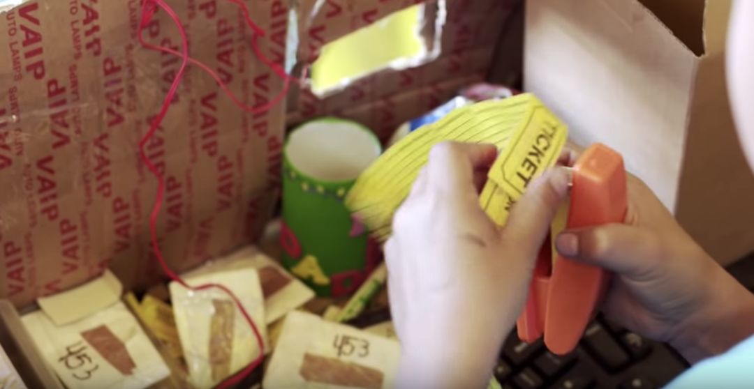 九岁的他用废纸箱建了个游乐场，结果全洛杉矶的人都来了……