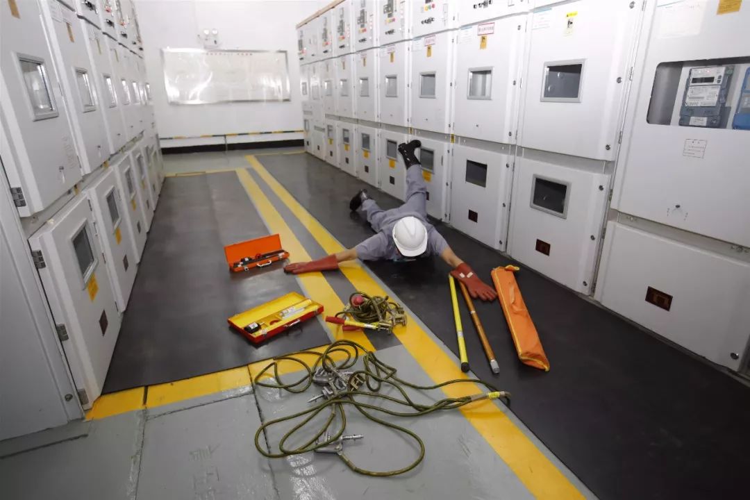 医护们的“扑街”大戏，这波炫富给满赞~