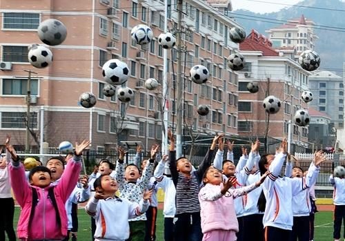 校园足球体教融合模式,校园足球换人