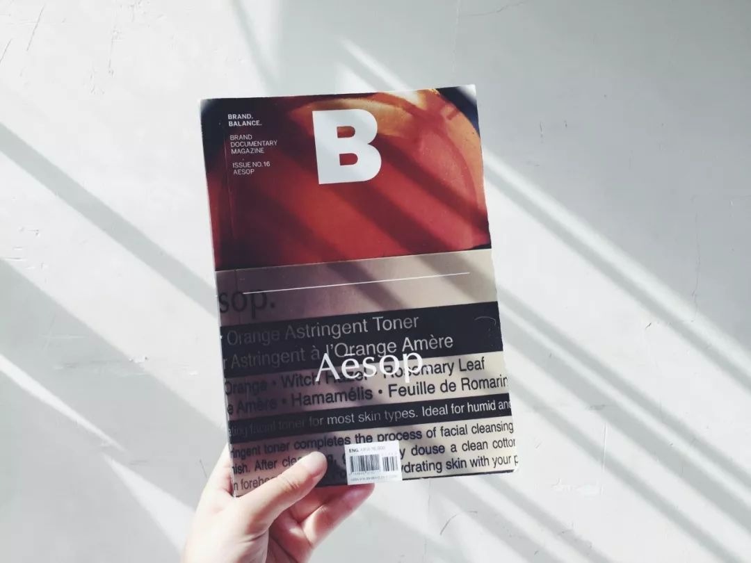 绾康鏃ョ粰鐢峰弸涔扮殑绀肩墿,绾康鏃ョ粰鑰佸叕涔扮殑涓滆タ