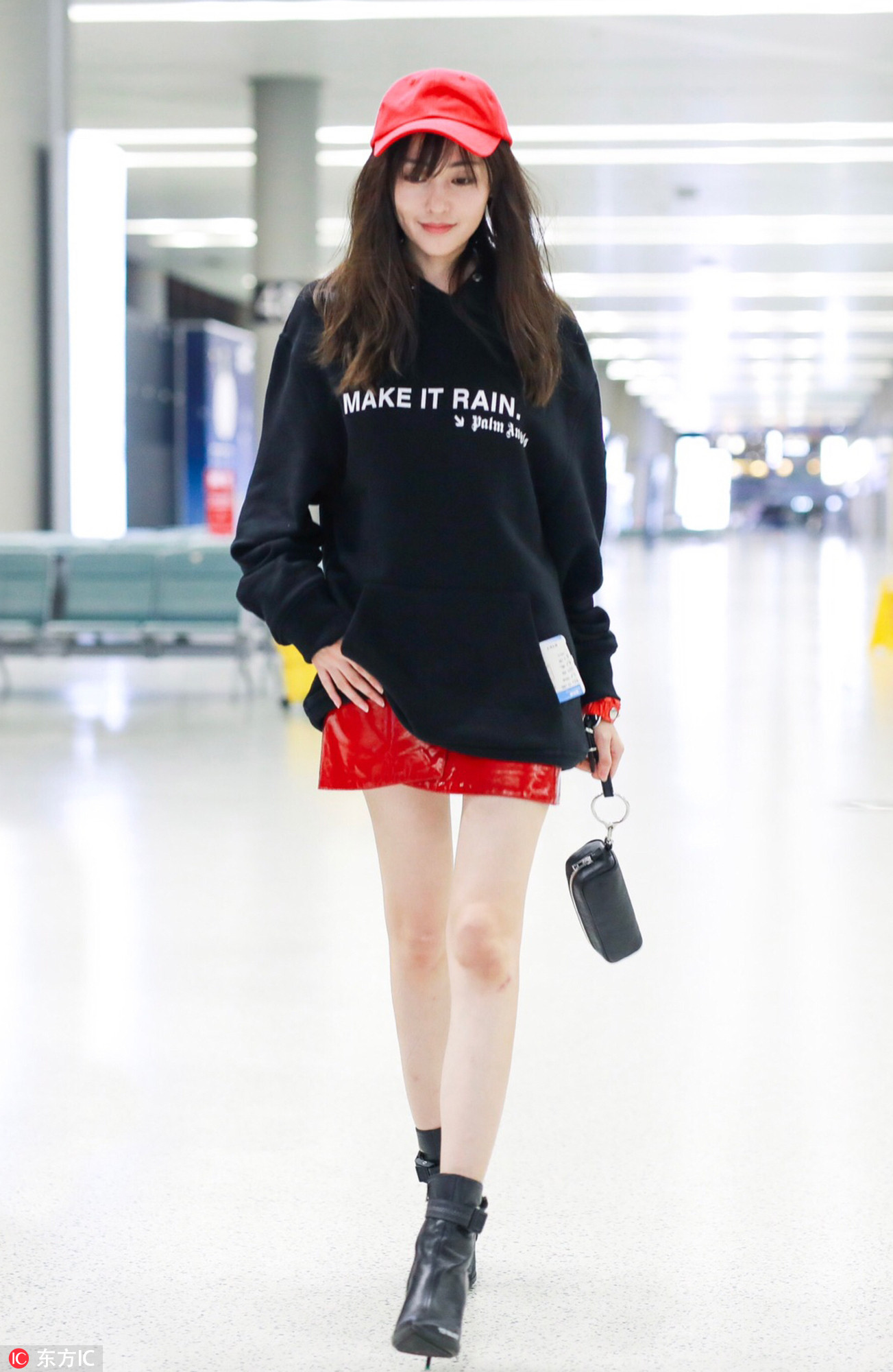 穿那么厚也能做行走的发光体？你的漆皮够亮么！