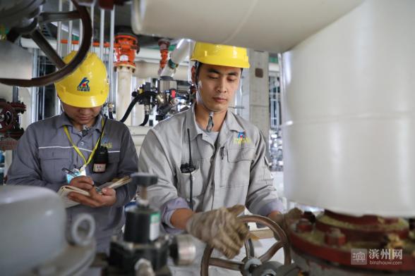 沾化区日科橡塑车间,沾化区实施新旧动能转换