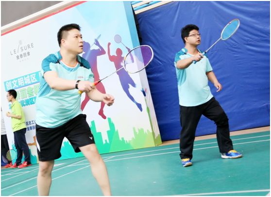 赛场英姿,赛场展雄姿健儿竞风流