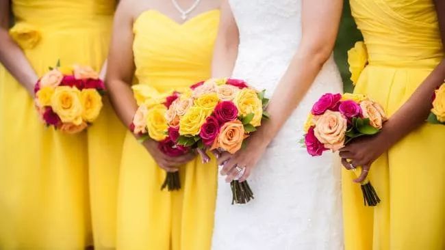 为了抢捧花伴郎能拼到什么程度,为了抢c位头破血流