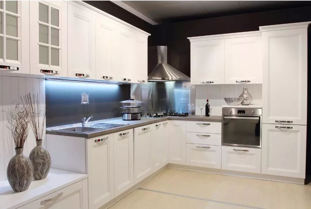 衣服鞋子发黄有污渍,衣服鞋子泛黄怎么办