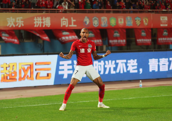 卡兰加受伤是哪场比赛,卡兰加伤势怎么样